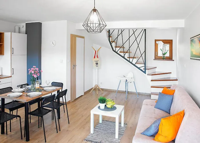 3 Bedroom Cozy In Lubkowo