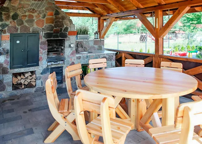 Дом отдыха 3 Bedroom Cozy In *